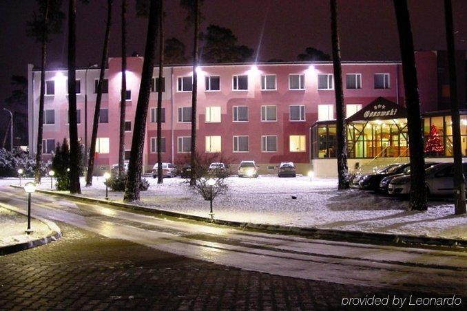 Hotel Ossowski Сважендз Экстерьер фото