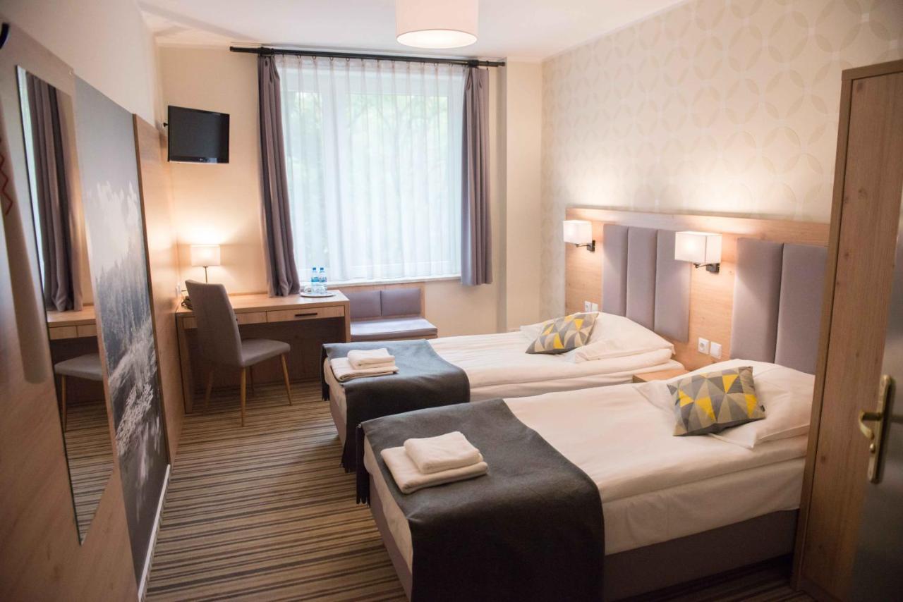 Hotel Ossowski Сважендз Экстерьер фото